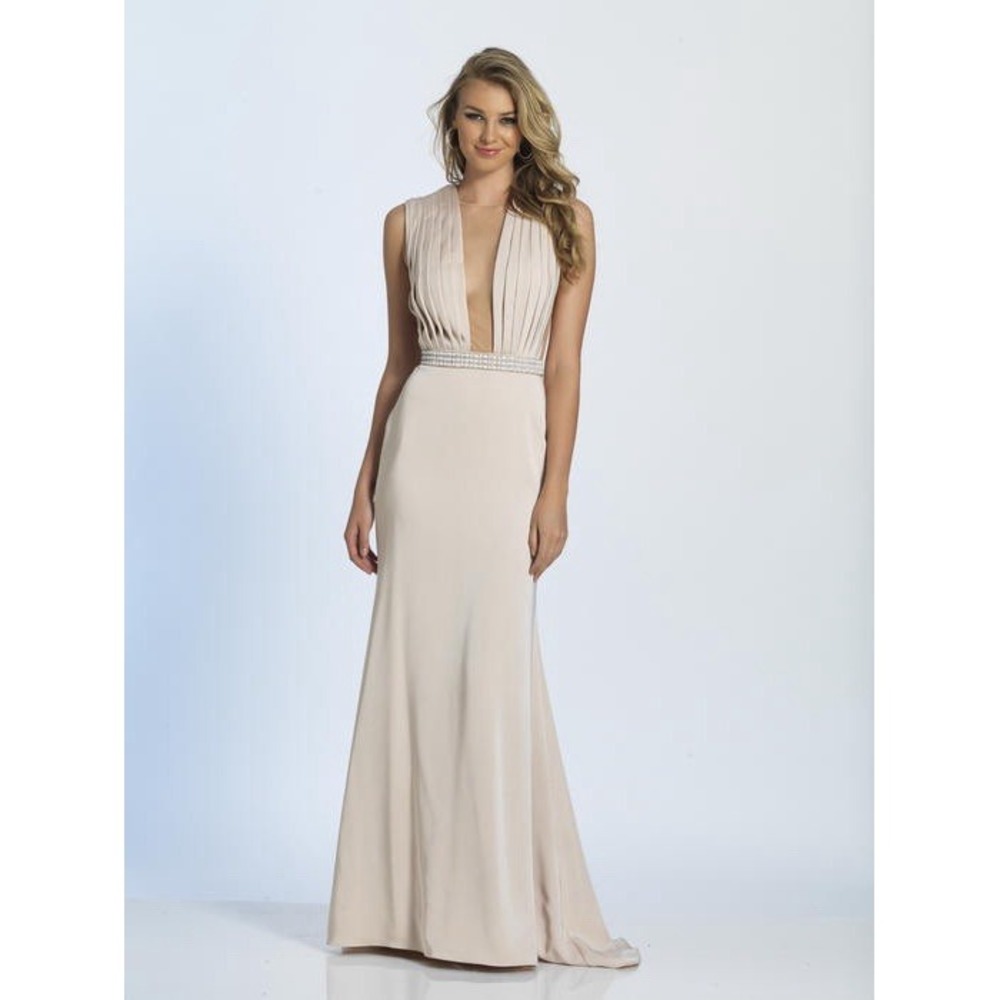 Dave & Johnny Champagne Gown Dress Women 9 / 10 Sleeveless Formal A4662